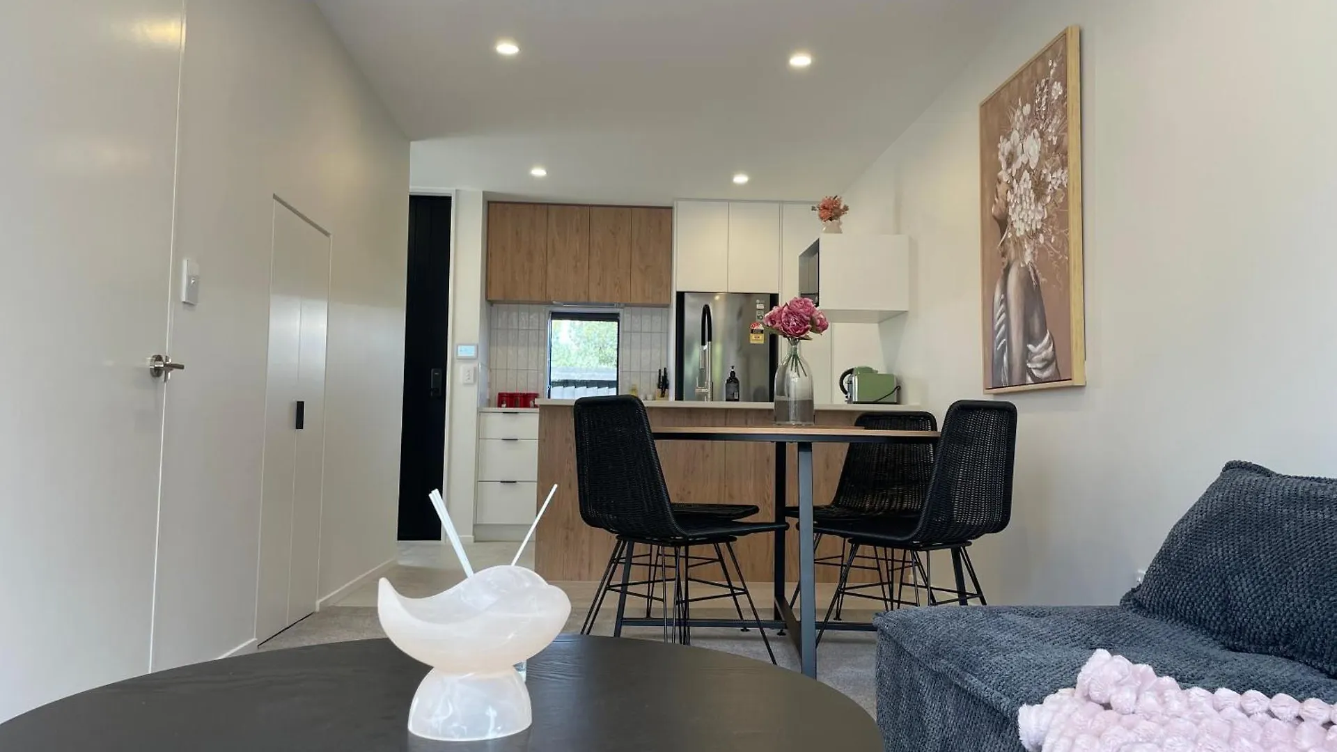 Luxury 2 Bedroom Townhouse Opposite Merivale Mall Christchurch New Zealand