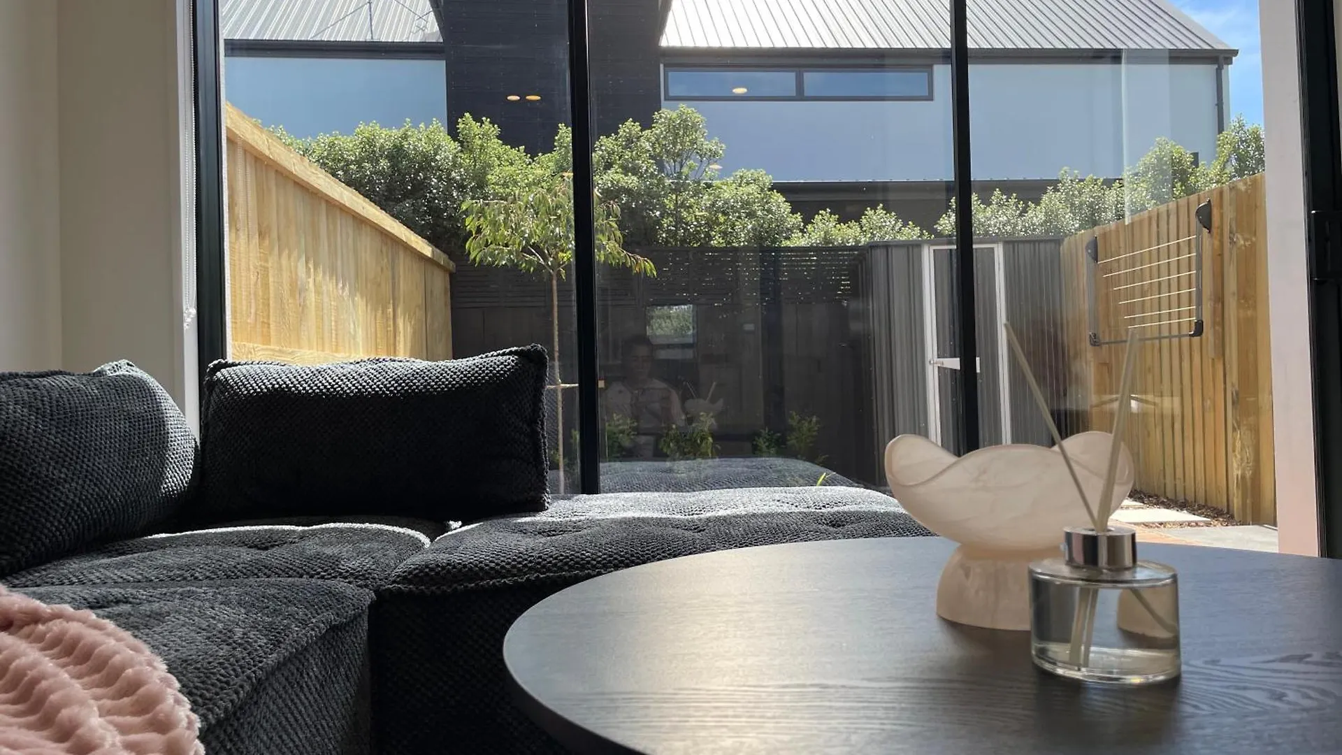 Luxury 2 Bedroom Townhouse Opposite Merivale Mall Christchurch