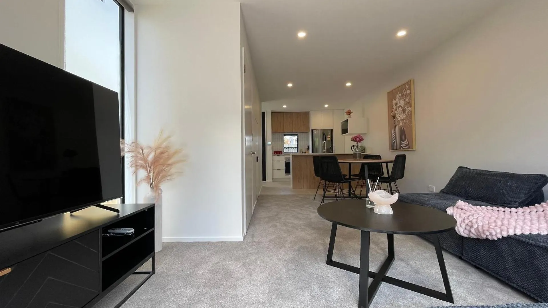 Luxury 2 Bedroom Townhouse Opposite Merivale Mall Christchurch Apartment