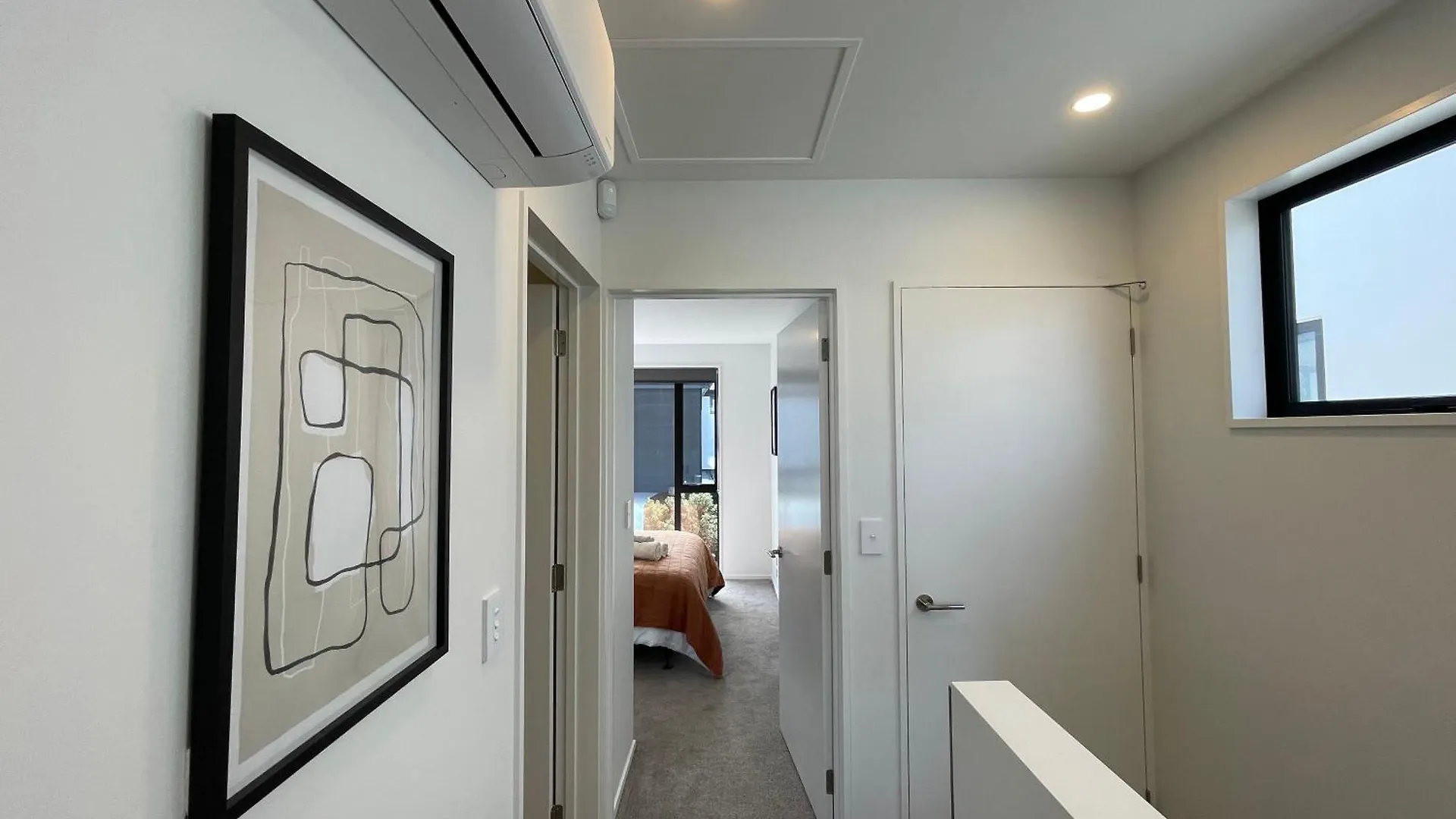 Luxury 2 Bedroom Townhouse Opposite Merivale Mall Christchurch